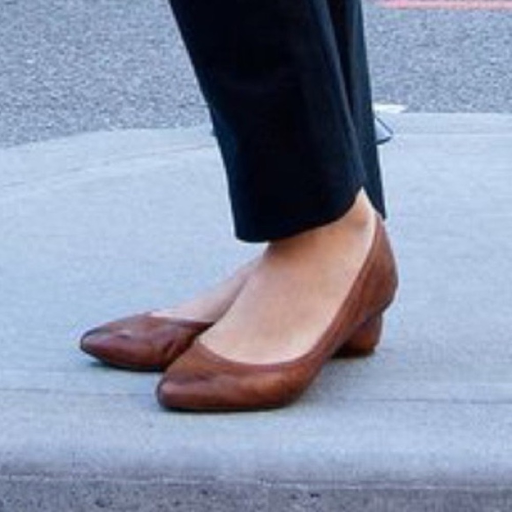 Frye Regina Leather Ballet Flats Size 8.5 EUC